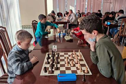 Mladi šahisti ostvarili veliki uspjeh u Neumu: Sjajni rezultati banjalučkog kluba „GAMBIT“