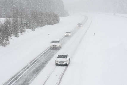 UGROŽENO 100 MILIONA LJUDI Nova zimska oluja pogodila Ameriku, upozorenja zbog jakog snijega i ledene kiše
