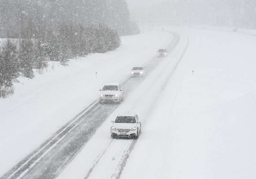 UGROŽENO 100 MILIONA LJUDI Nova zimska oluja pogodila Ameriku, upozorenja zbog jakog snijega i ledene kiše