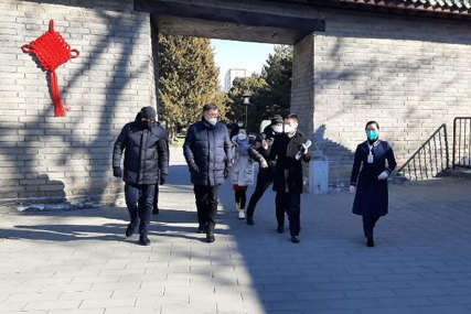 MEĐU ZVANIČNICIMA IZ ZEMALJA UČESNICA Vučić i Tegeltija na otvaranju Zimskih olimpijskih igara u Pekingu (FOTO)