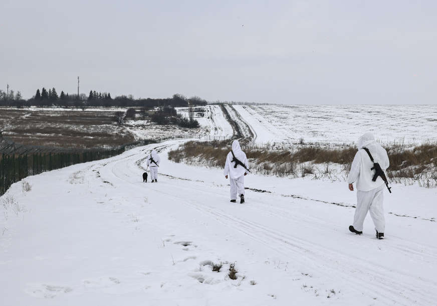 POGINUO JEDAN UKRAJINSKI VOJNIK U sjevernom dijelu Donjecka čuje se više eksplozija (FOTO)