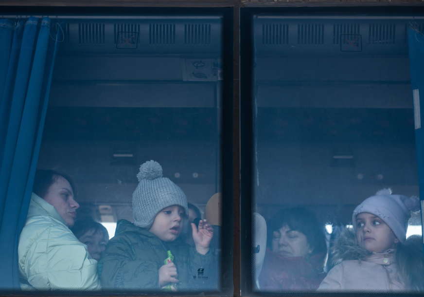 Iz sirotišta u Sumiju EVAKUISANO 79 mališana: U surogat centru u Kijevu 20 beba čeka roditelje