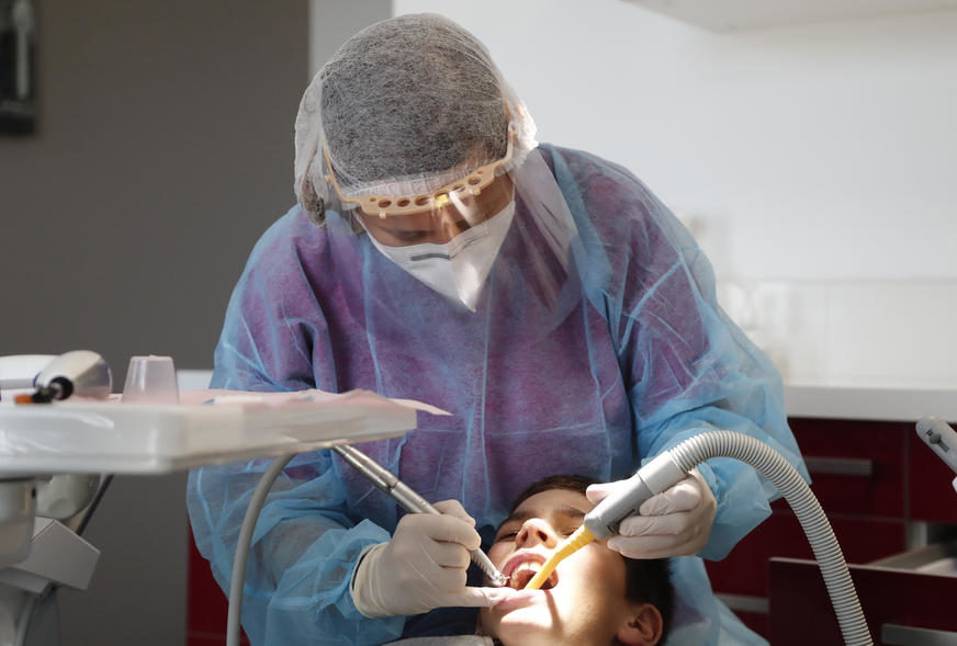 Morate kod zubara, a ZARAŽENI STE KORONOM: Stomatolog objasnio kakva je procedura za kovid pacijente