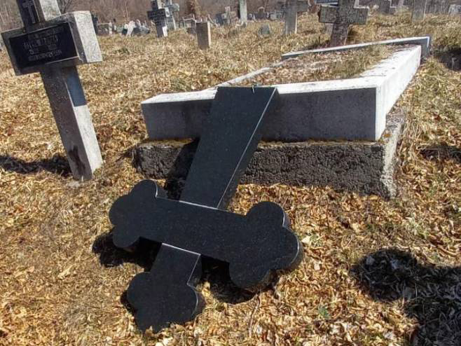 "OVO NIJE PRVI INCIDENT" Porušeni spomenici na pravoslavnom groblju u Donjem Vakufu