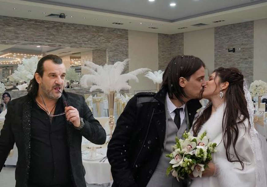 BISERI, PERJE, CVIJEĆE Bajkovito vjenčanje sina Ace Lukasa (VIDEO, FOTO)