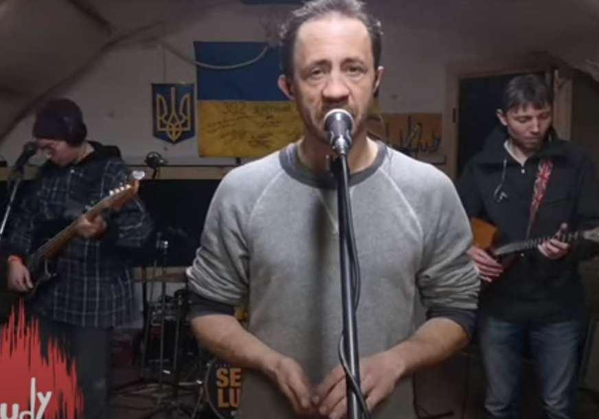 “Nije trebalo doći do rata” Muzika odjekuje Ukrajinskim skloništem (VIDEO)