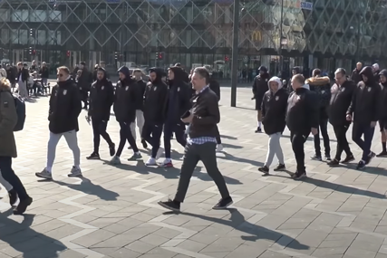 PRIPREME PRED MEČ Reprezentativci Srbije prošetali Kopenhagenom (VIDEO)