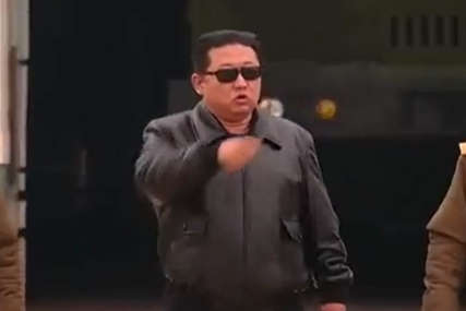 U STILU TOP GANA Lider Sjeverne Koreje nadgledao lansiranje nove interkontinentalne rakete (VIDEO)
