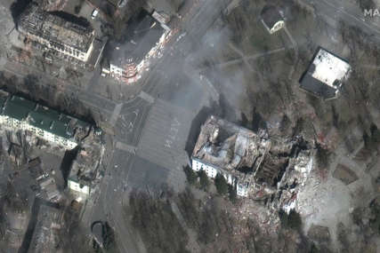 Krovovi na gotovo svakoj zgradi uništeni: U Marijupolju sravnjeni cijeli gradski blokovi (FOTO)