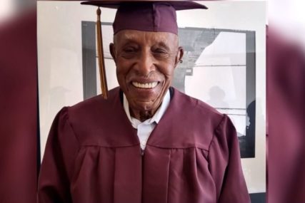 Priča sa srećnim krajem: Dobio diplomu srednje škole u 101. godini (VIDEO)