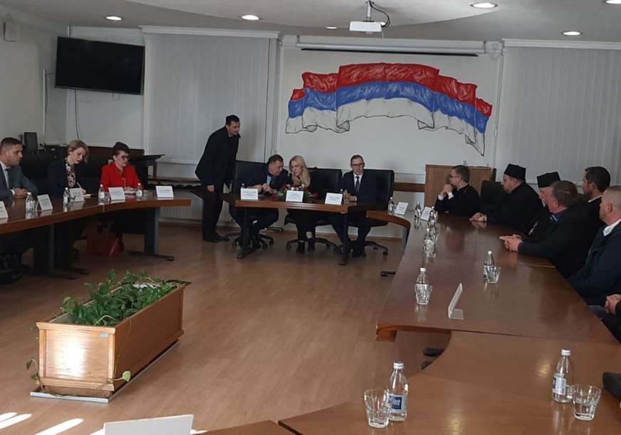 Dodik i Cvijanovićeva u Prnjavoru: Sastali se sa predstavnicima ukrajinske zajednice
