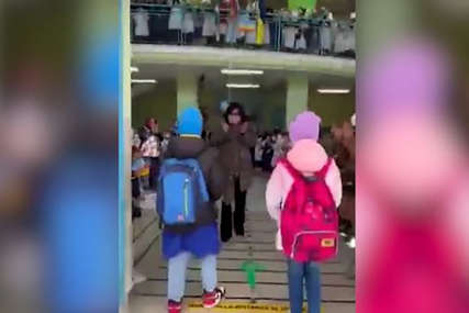 EMOTIVNE SCENE Mališani iz Ukrajine primljeni u školu u Italiji (VIDEO)