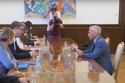 “SRBIJA POSVEĆENA MIRU” Vučić razgovarao sa ruskim ambasadorom o ukrajinskoj krizi