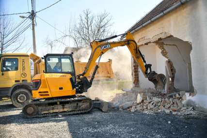 Četiri tima, dvije smjene: Počinje gradnja nove ambulante u Dragočaju (FOTO)