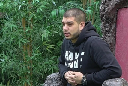 “Cara je to sigurno poremetilo” Dejan tvrdi da su ga uplašile priče o VRADŽBINAMA (FOTO)