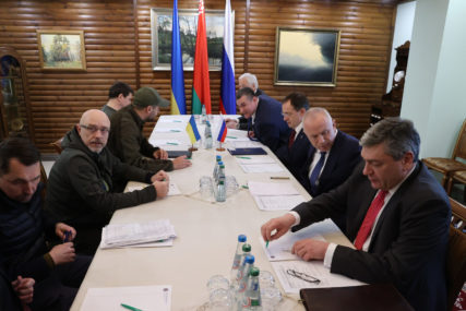 Prvi direktni razgovori: Ruska i ukrajinska delegacija stigle u Istanbul