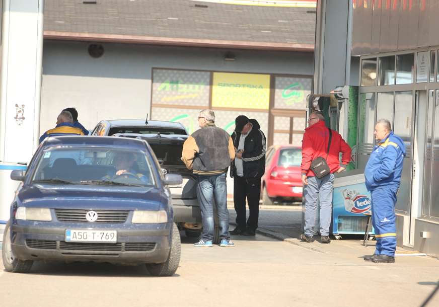 „Narednih dana BEZ POSKUPLJENJA“ Litar goriva na pojedinim pumpama u Srpskoj skočio do 3,55 KM