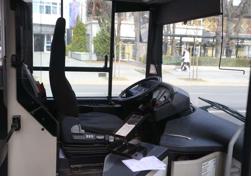 Javni prevoz u Banjaluci PRED KOLAPSOM: Odbornici ćute, dok prevoznici "gase" autobuse
