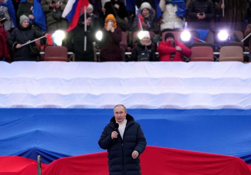 SALVE U SLAVU RUSIJE Putin se obratio građanima u Moskvi, pa citirao dijelove iz Jevanđelja po Jovanu (FOTO)