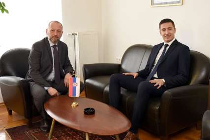 "Značajni infrastrukturni projekti u Banjaluci" Ilić razgovarao sa generalnim konzulom Srbije (FOTO)