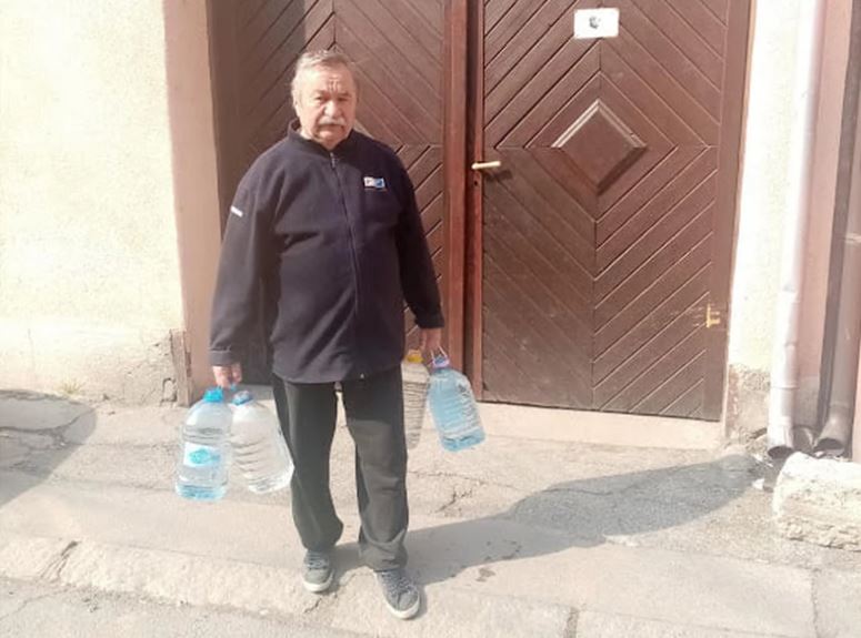 Živio u spokoju do prije osam godina: KOMŠIJA IZ PAKLA Iliji zavrnuo vodu, pa situacija izmakla kontroli (FOTO)