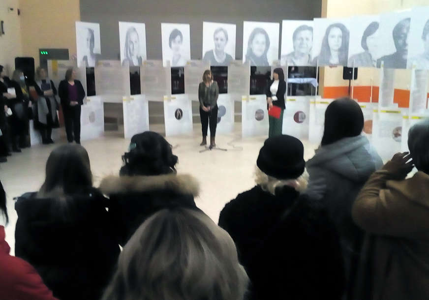 “Cilj je da se ispriča ženska strana rata" Otvorena sedmodnevna izložba "Mir sa ženskim licem" (FOTO)