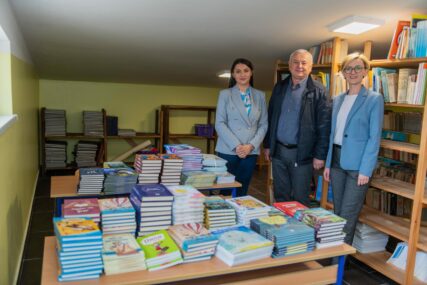 Knjige su blago: Osnovcima iz Doboja stigla vrijedna donacija