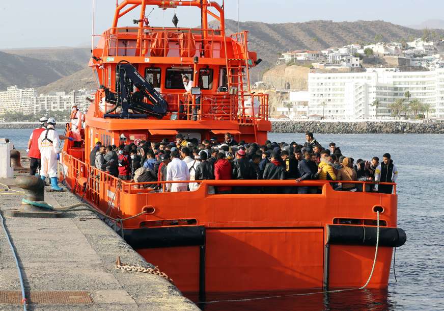 POKUŠALI STIĆI DO ITALIJE Više od stotinu ljudi spaseno kod grčkog ostrva