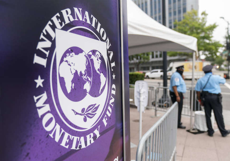 GLAVNI UZROK INVAZIJA NA UKRAJINU MMF smanjio prognozu globalnog rasta na 3,6 odsto za 2022. i 2023. godinu