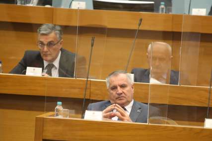 Vlada Srpske protiv zakona koji bi POMEO MALE STRANKE: Za osnivanje partije bilo bi potrebno 10 puta više potpisa