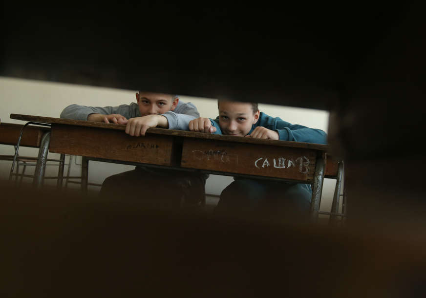 Muke osnovaca u Bijeljini: Učionice prokišnjavaju, a obnova škola na dugom štapu (FOTO)