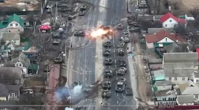 "Komandant likvidiran" Snimak iz drona prikazuje kako su PORAŽENE RUSKE TRUPE kod Kijeva (VIDEO)