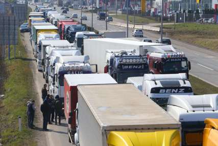 „Neće biti omogućen ULAZ NI IZLAZ teretnih vozila“ Peulić najavio za ponedjeljak blokadu transportnih graničnih prelaza prema EU