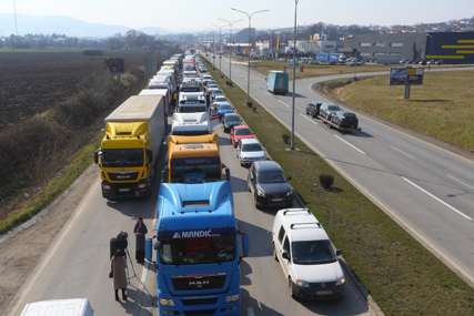 Neće tako lako odustati: Prevoznici iz BiH danas KREĆU SA PROTESTOM, preko ovoga NE MOGU DA PREĐU