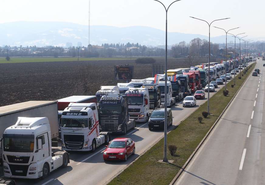 "Otkrićemo ko je izvukao 243 miliona KM" PROTEST KREĆE 1. septembra, prevoznici poslali SNAŽNU PORUKU