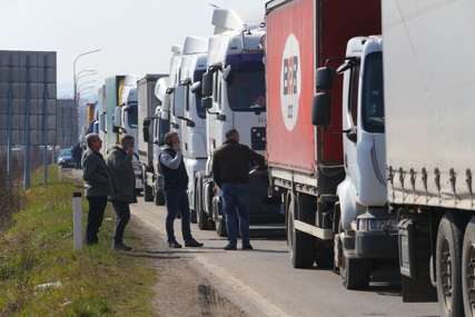Zarobljeni u kilometarskim KOLONAMA: Prevoznici iz Srpske danima blokirani na njemačkim putevima