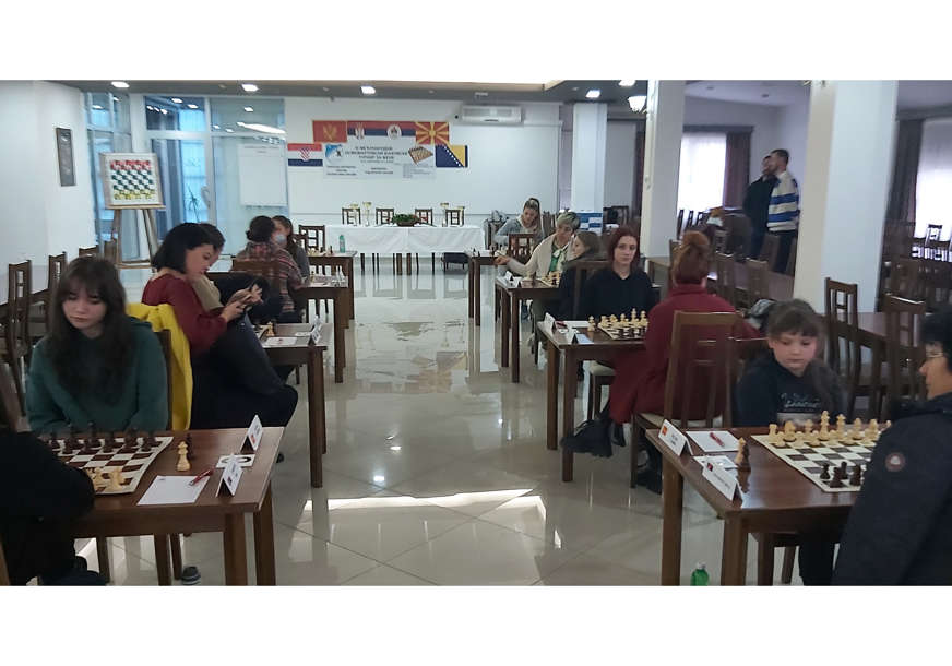 UČESTVUJE 17 ŠAHISTKINJA U Istočnom Novom Sarajevu počeo Osmomartovski turnir za žene