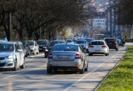 Gužve na ulazu u BiH: Jutros povoljni uslovi za vožnju i očekuje se pojačan saobraćaj na putevima ka izletištima