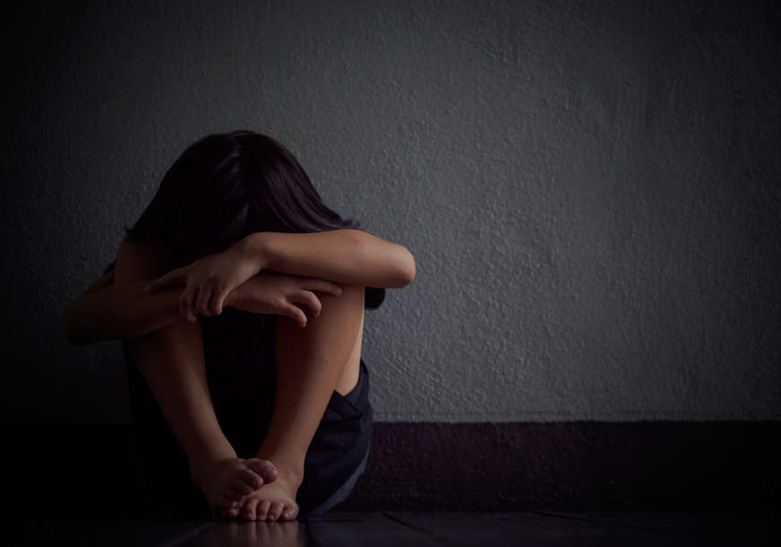Pedofilu (32) iz Banjaluke osam godina robije: Namamio djevojčicu (13) u iznajmljeni stan i OBLJUBIO JE