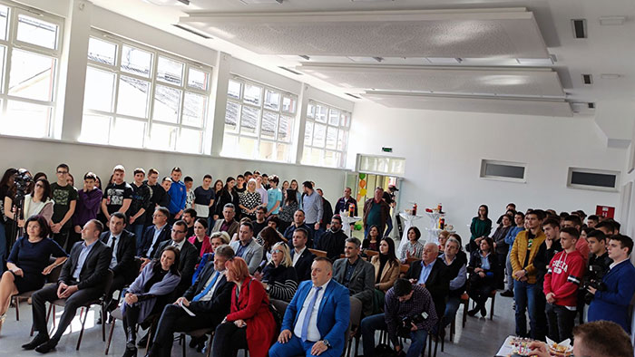 Promovisan projekat "Adaptacija multifunkcionalne sale": Svečanost u Srednjoškolskom centru u Modriči (FOTO)
