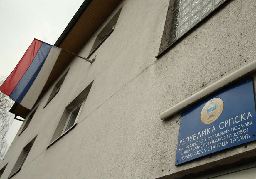 UŽAS U TESLIĆU Beba pronađena mrtva u krevecu, istraga u toku