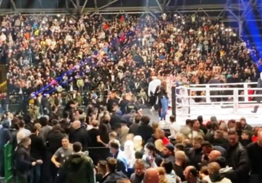 SUKOB U PUBLICI Masovna tuča prekinula MMA spektakl (VIDEO)