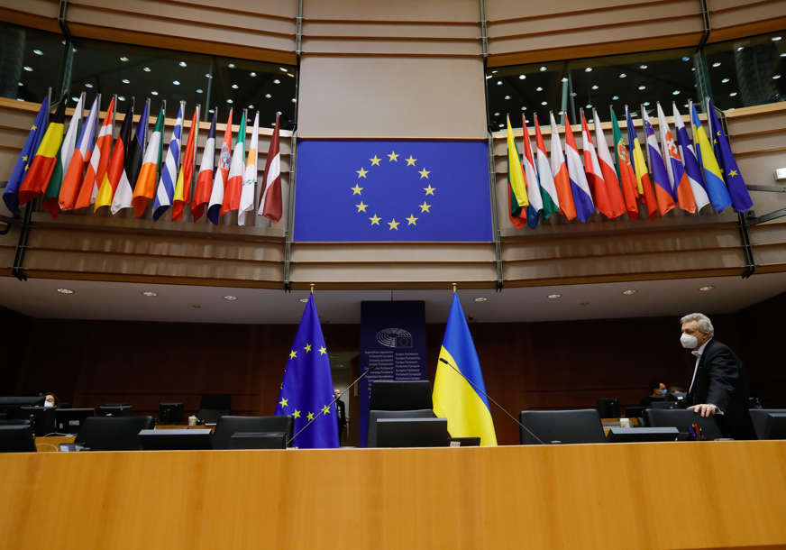 "Cijenimo vaš stav po pitanju Ukrajine" Šef Delegacije Evropske unije u Srbiji tvrdi da se moraju uskladiti sa EU