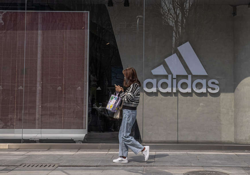 Moda “nema” granice: Adidas pokrenuo trend ČIZAMA NA NADUVAVANJE (FOTO)