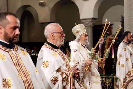 LITURGIJAMA U HRAMOVIMA, PA U DOMOVIMA Širom Srpske vjernici proslavljaju najveći hrišćanski praznik Vaskrs (FOTO,VIDEO)