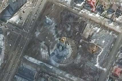 STRAVIČNE RAZMJERE MASAKRA U BUČI Satelitski snimci pokazuju masovnu grobnicu u blizini Kijeva (FOTO)