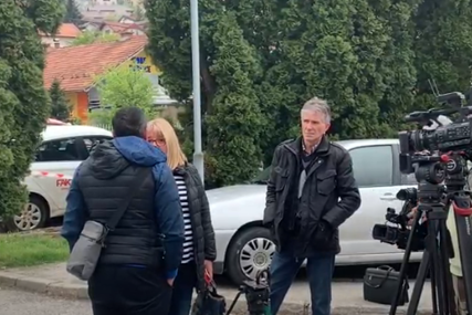 INCIDENT ISPRED SUDA BiH Davor Dragičević verbalno napao ekipu RTRS i nazvao ih zločincima (VIDEO)