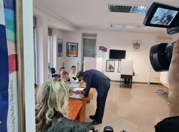 Dodik glasao u Generalnom konzulatu Srbije u Banjaluci