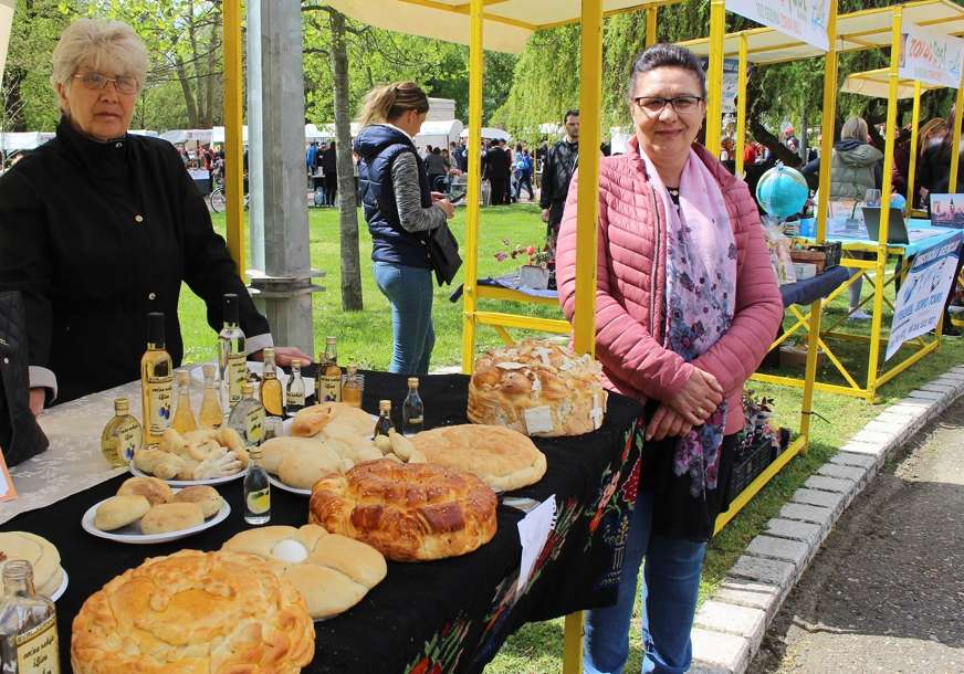 Tradicijom čuvaju identitet: Festivali privrede, gastronomije i kulture u Gradiški (FOTO)