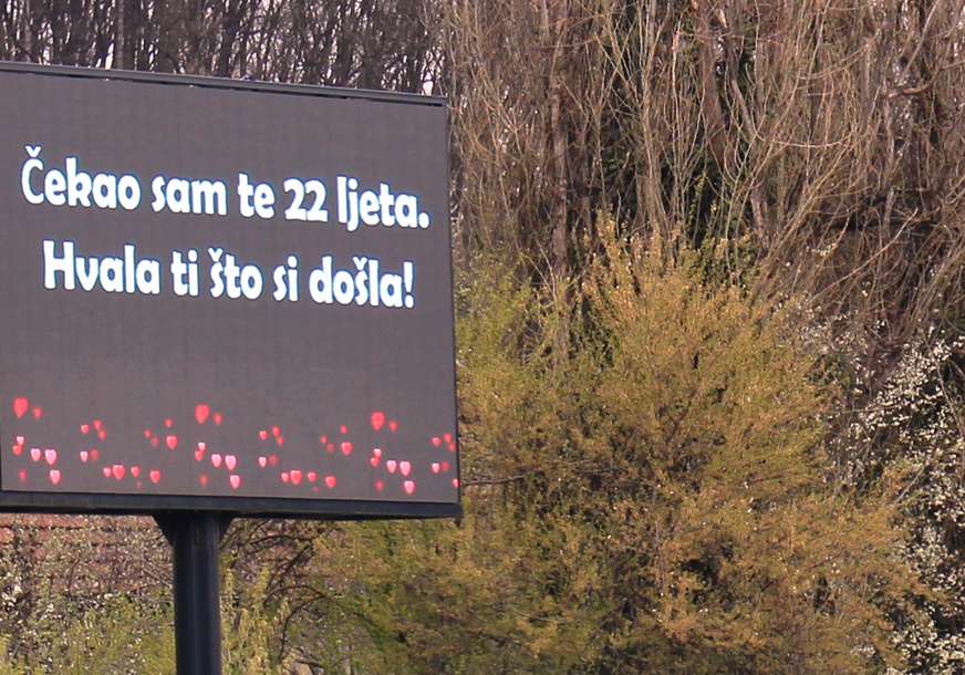 "ČEKAO SAM TE 22 LJETA" Misteriozna ljubavna poruka danima intrigira stanovnike  Laktaša (FOTO)
